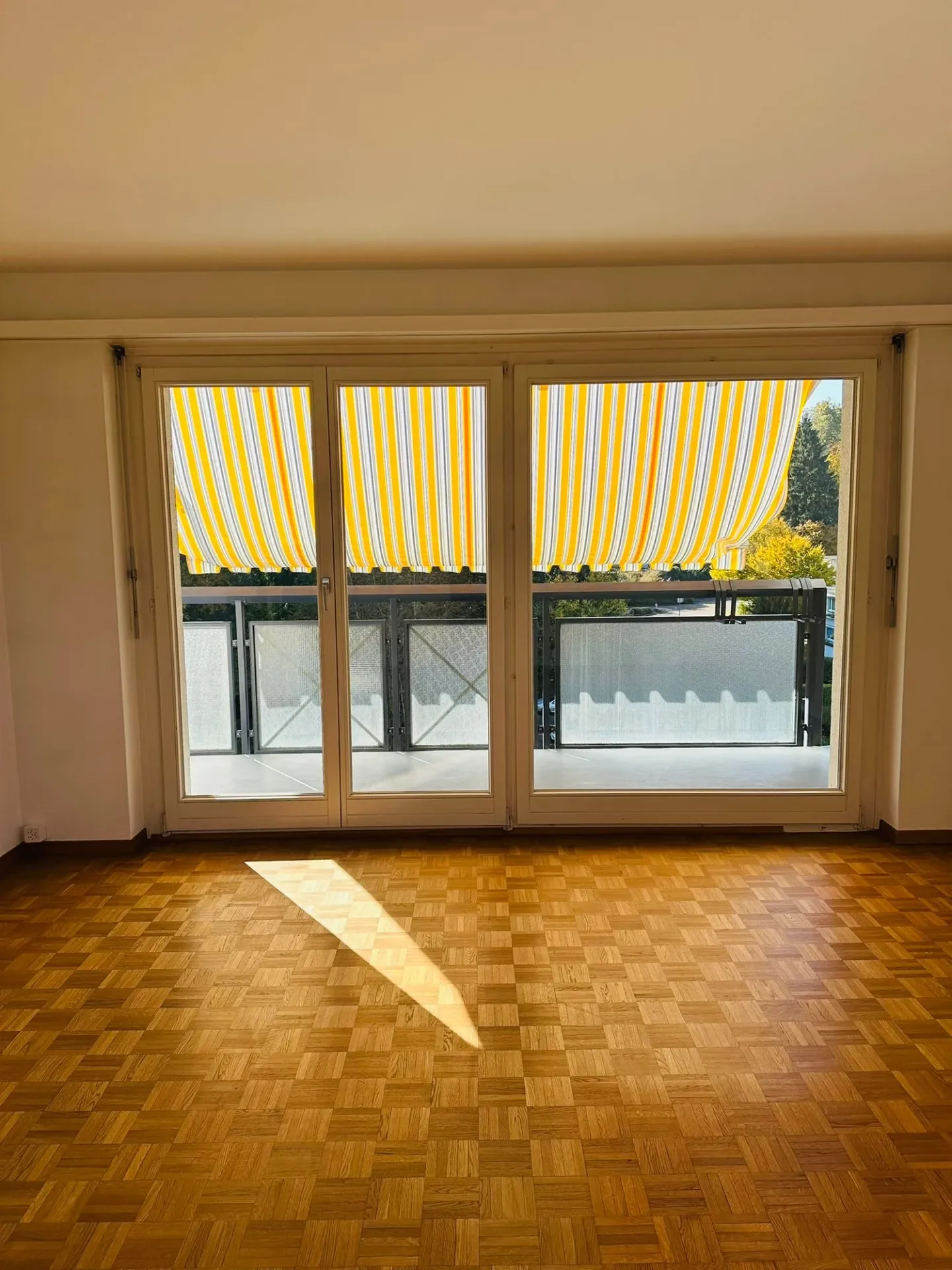 Charming 3-room apartment on the 5th floor in Zollikon - Photo 9 of 11