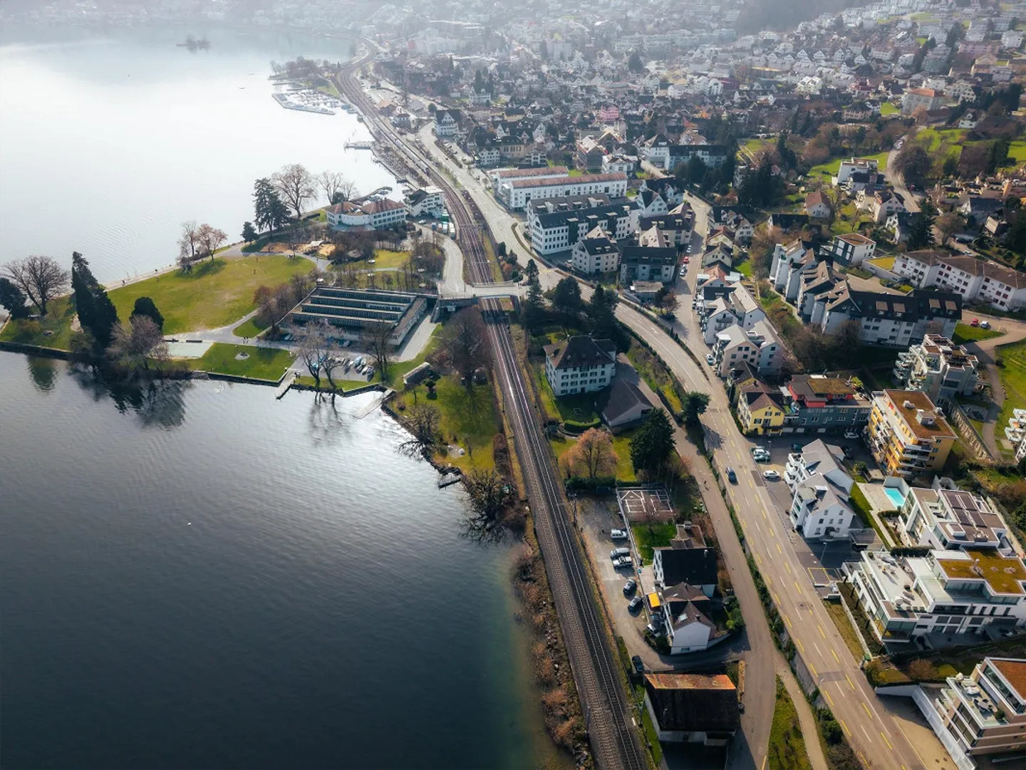 Historisches Mehrfamilienhaus mit Seepark - Foto 2 von 13