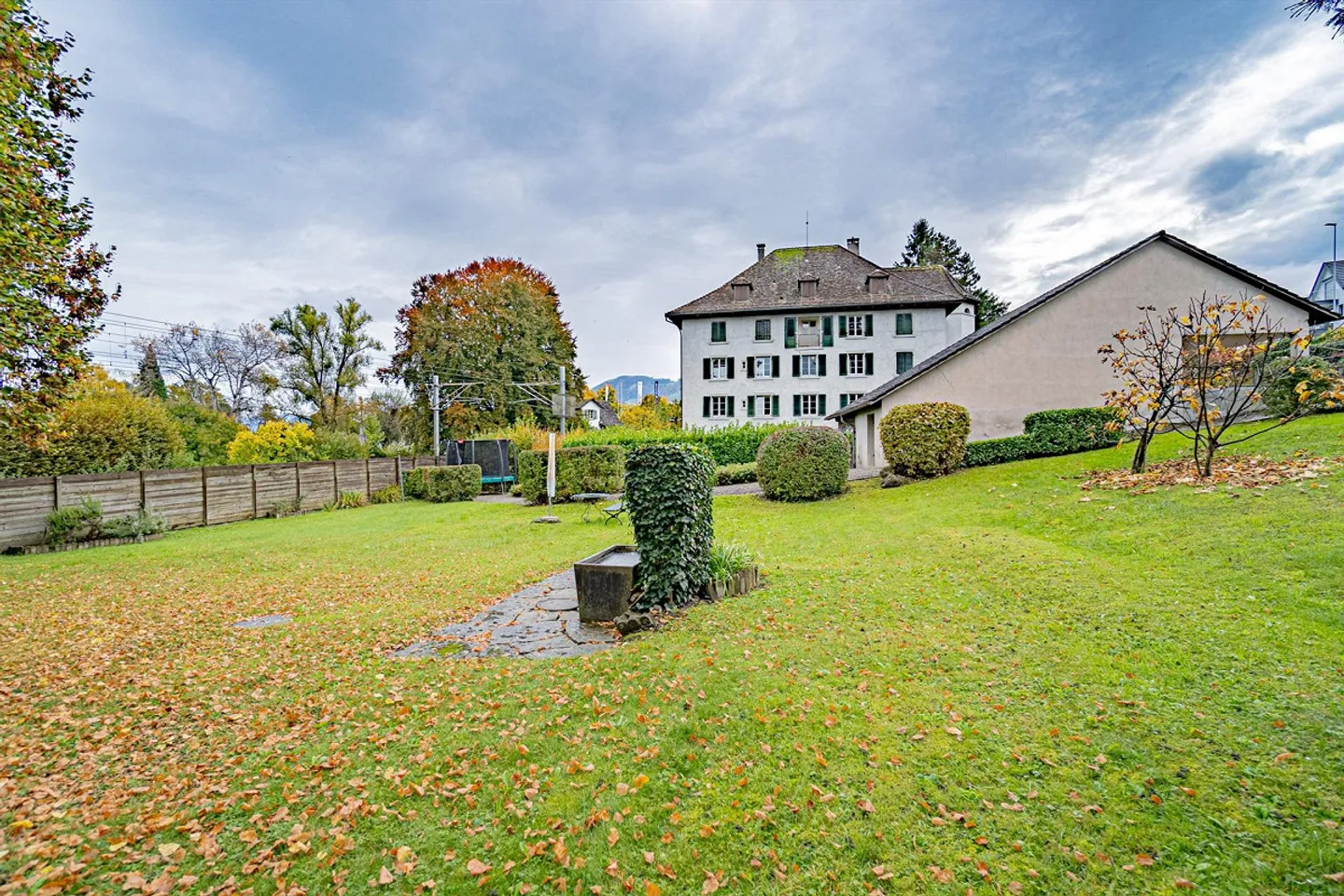 Historisches Mehrfamilienhaus mit Seepark - Foto 7 von 13