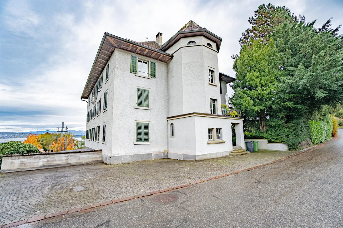 Historisches Mehrfamilienhaus mit Seepark - Foto 9 von 13