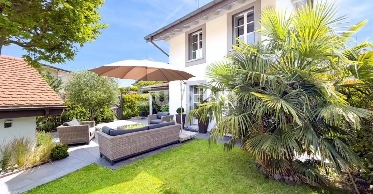 Maison moderne en campagne genevoise - Photo 1 sur 12