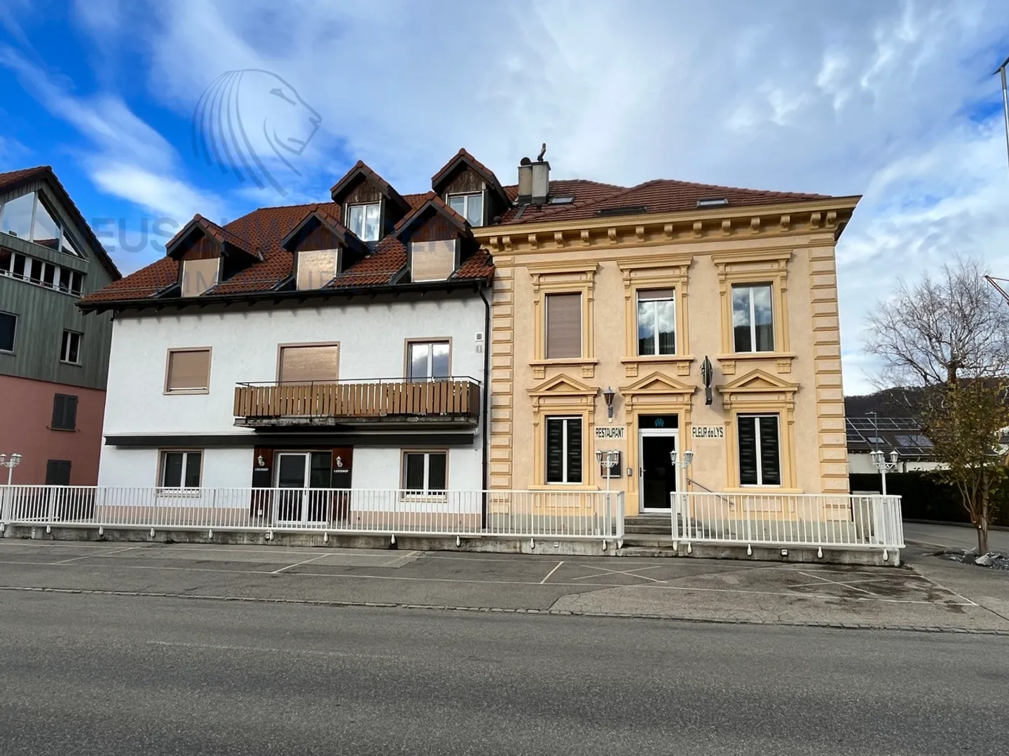 Investire e lavorare sotto lo stesso tetto - Foto 1 di 10