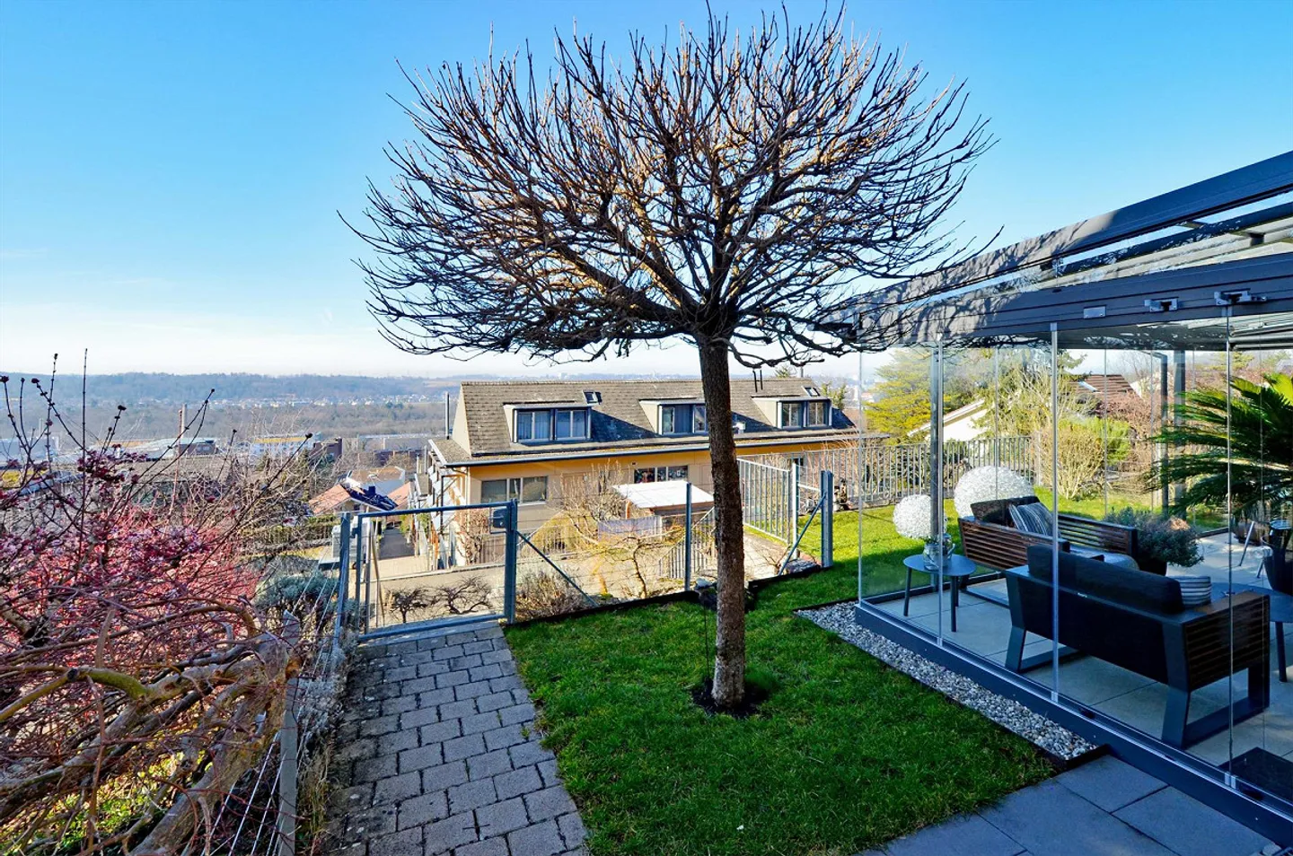 5.5 Room Single Family House with a View - Photo 4 of 12