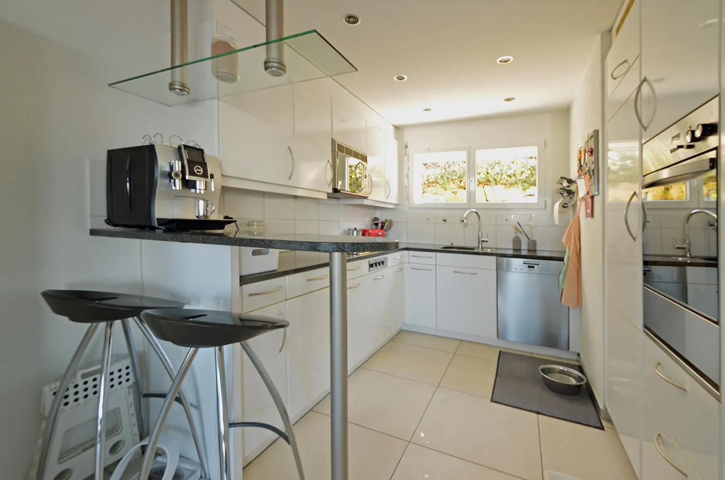 5.5 Room Single Family House with a View - Photo 9 of 12