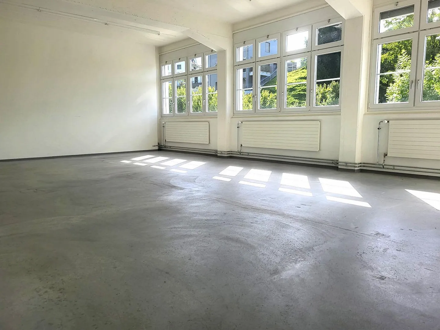 Spazio di stoccaggio, commerciale o ufficio - Foto 2 di 8