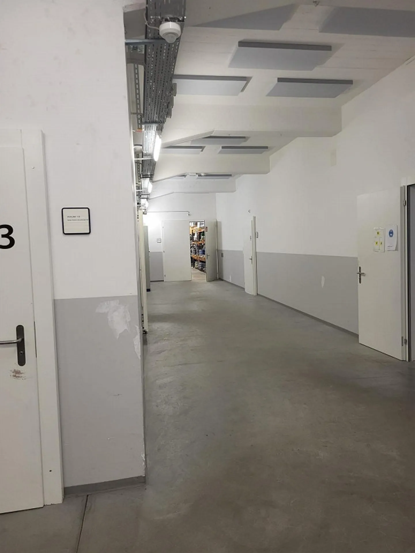 Spazio di stoccaggio, commerciale o ufficio - Foto 5 di 8