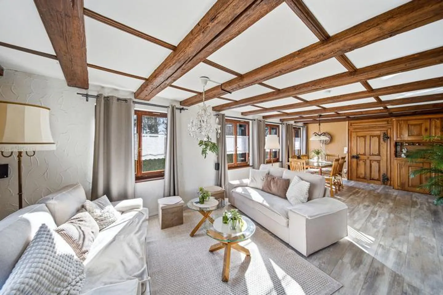 SIMBIOSI TRA CLASSICO E COMFORT - CASA DI 7,5 STANZE CON APPARTAMENTO - Foto 2 di 9