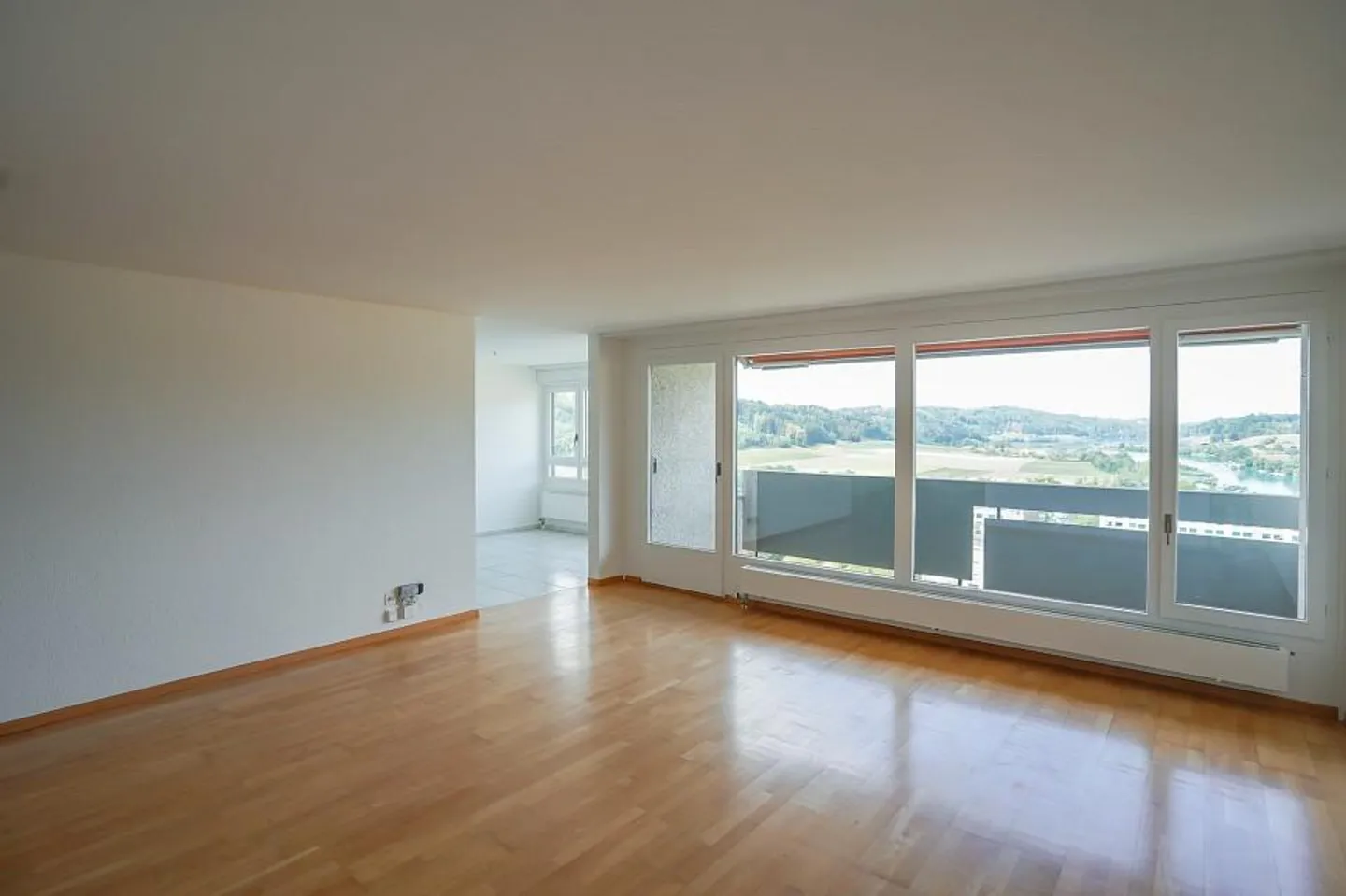 Stadtnahe 4½-Zimmer-Wohnung mit Weitsicht über Aare und Wohlensee - Foto 10 von 13