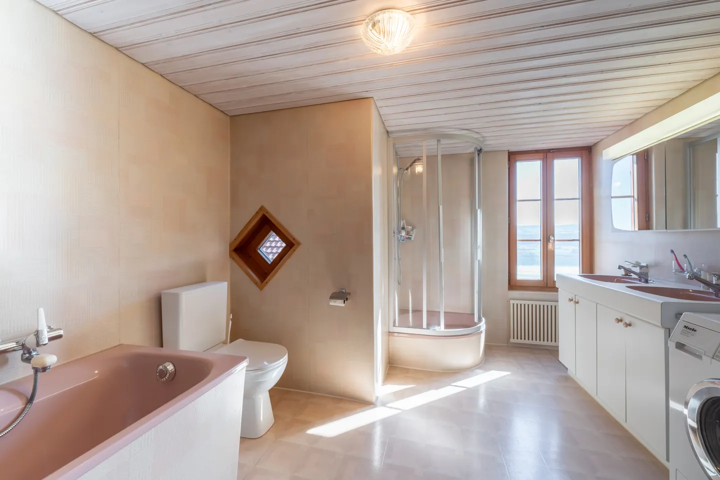 Charming Historic House with Lake View - Photo 10 of 13