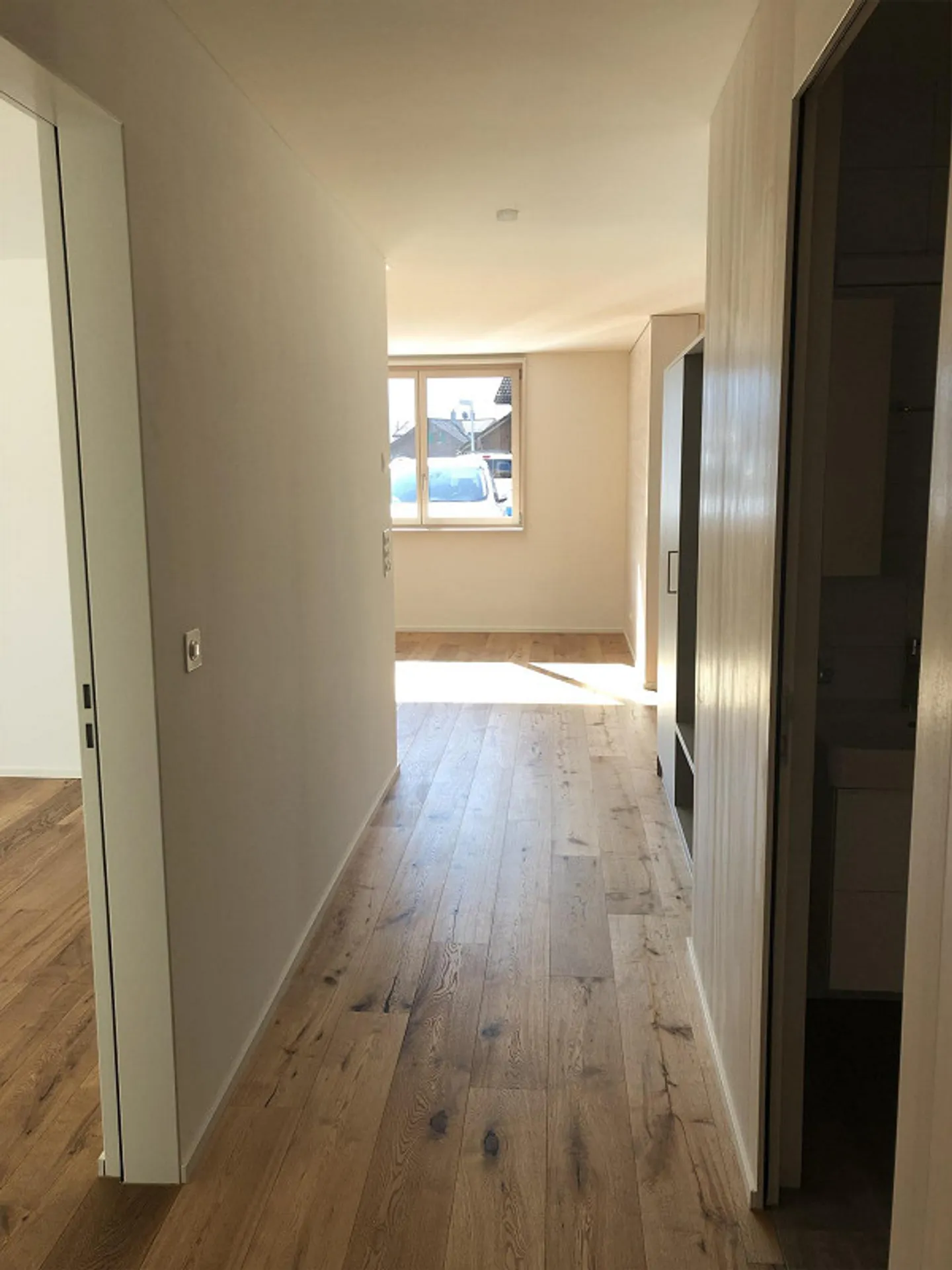 Bright Ground-Floor Apartment - Photo 4 of 8