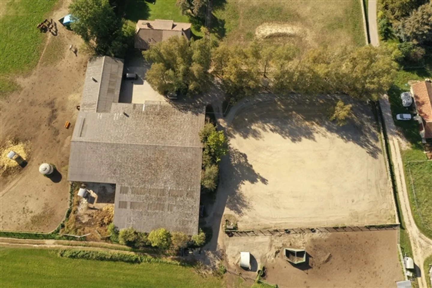 Equestrian Center near Lausanne - Photo 6 of 7