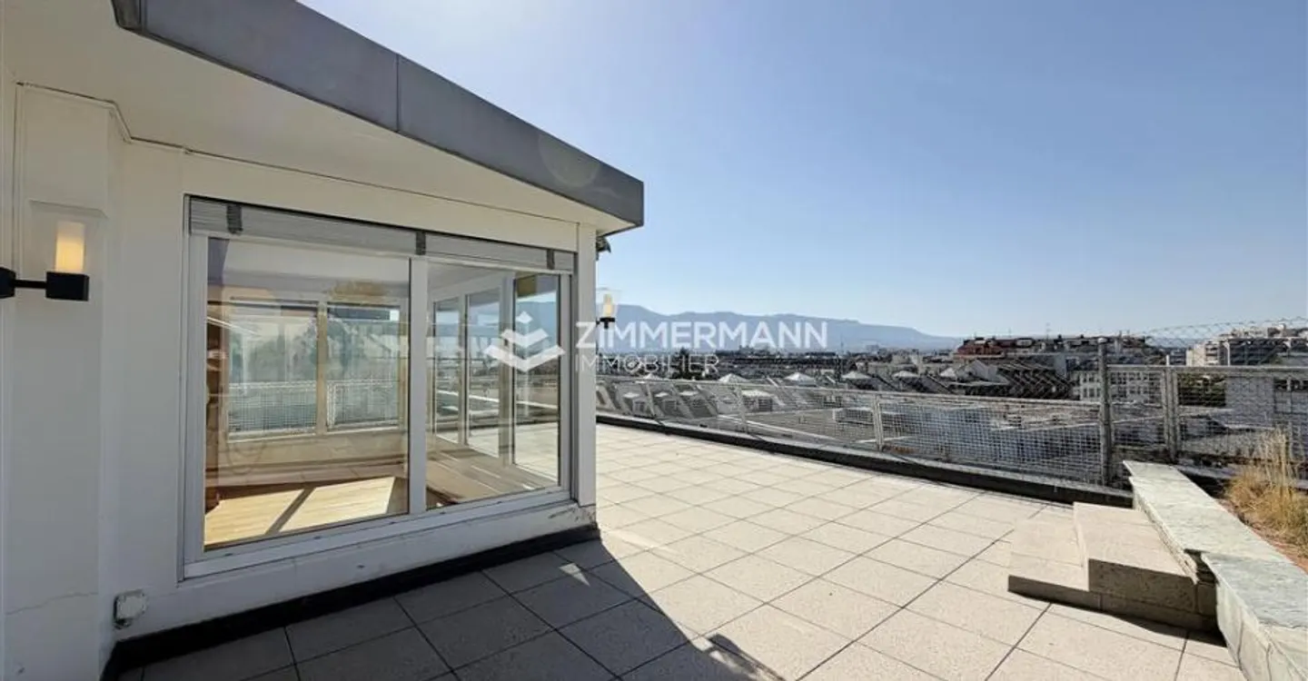 Appartement spacieux de 8 pièces - Photo 2 sur 13