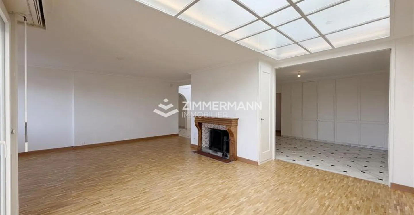 Appartement spacieux de 8 pièces - Photo 3 sur 13