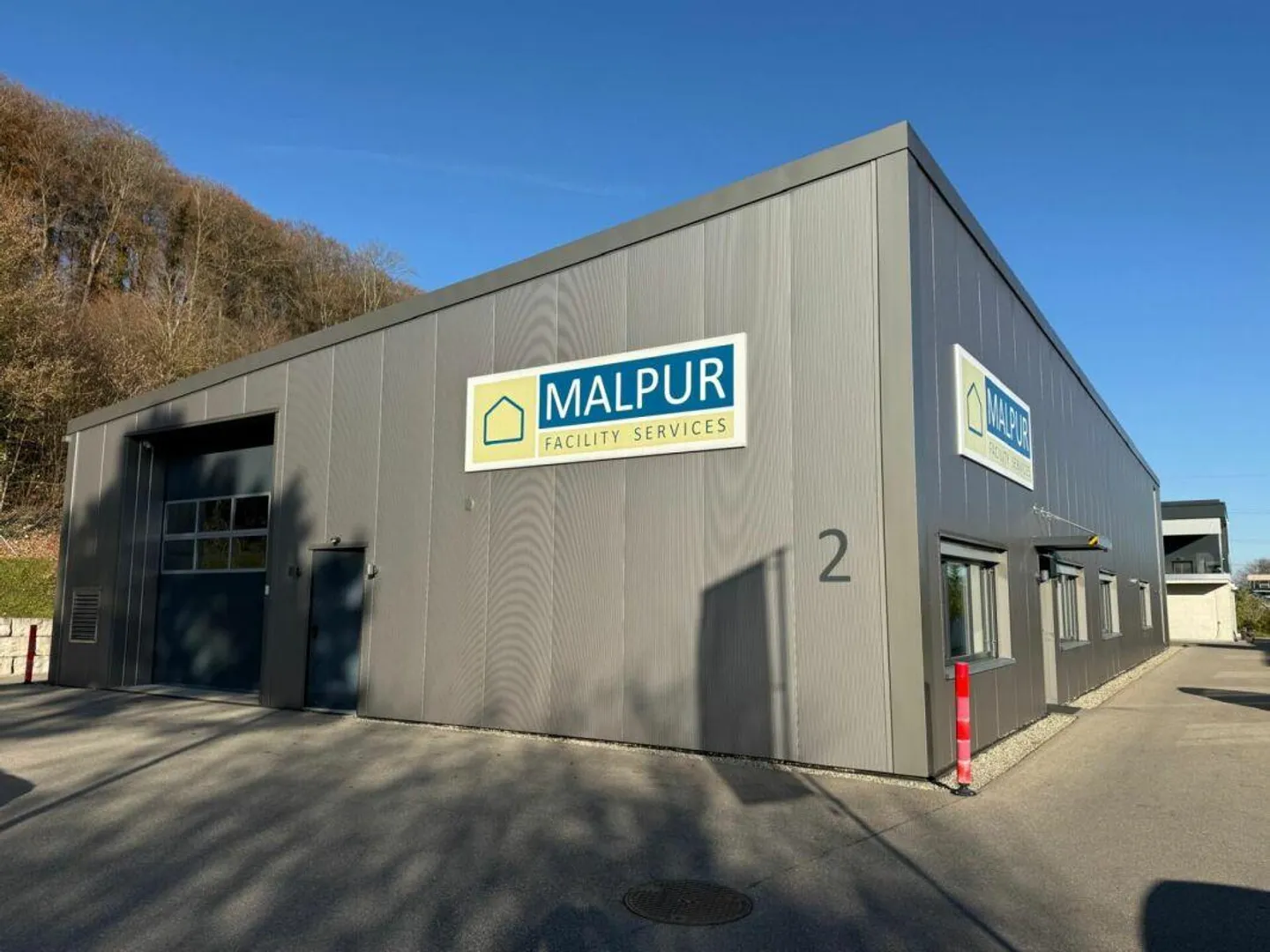 Vielseitige Gewerbeliegenschaft - Foto 1 von 18