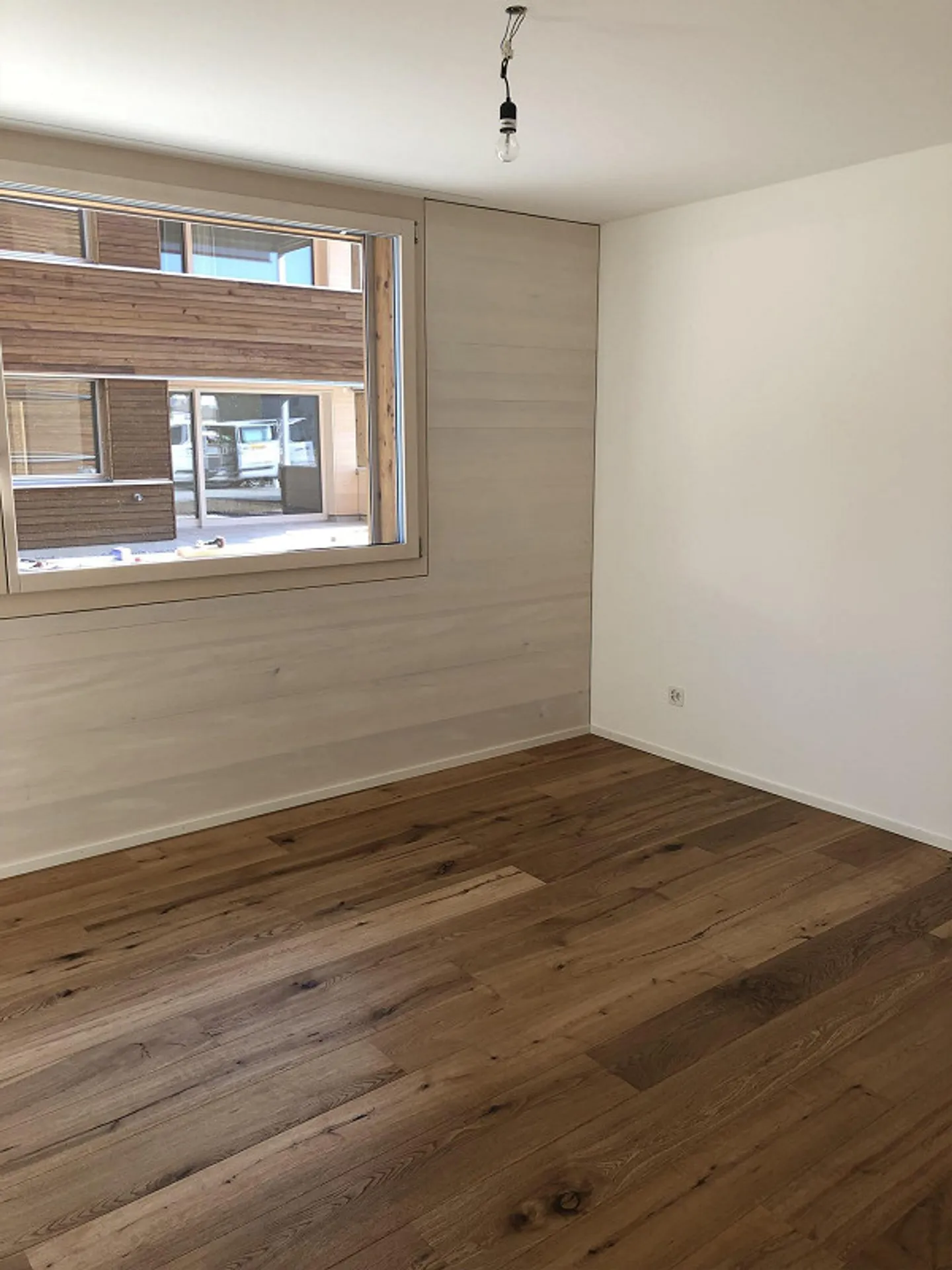 Bright Ground-Floor Apartment - Photo 7 of 8