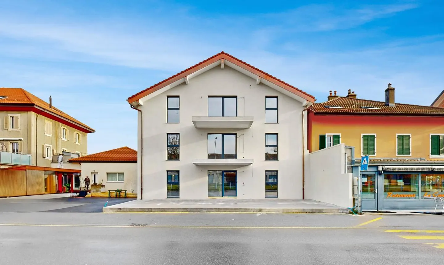 Grande Nuovo Appartamento con Balcone Abitabile - Foto 1 di 13