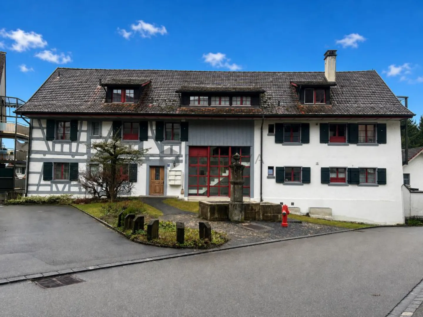 Propriété d'investissement attrayante - historique, entièrement louée multi-familiale... - Photo 1 sur 2