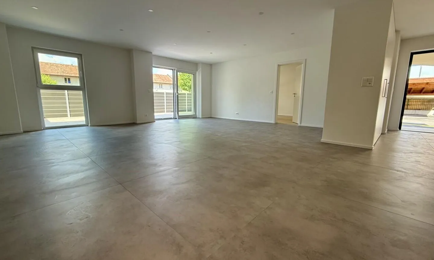 Grande Nuovo Appartamento con Balcone Abitabile - Foto 8 di 13