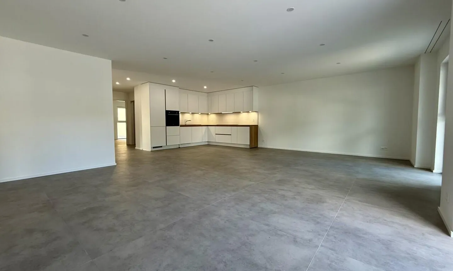 Grande Nuovo Appartamento con Balcone Abitabile - Foto 9 di 13