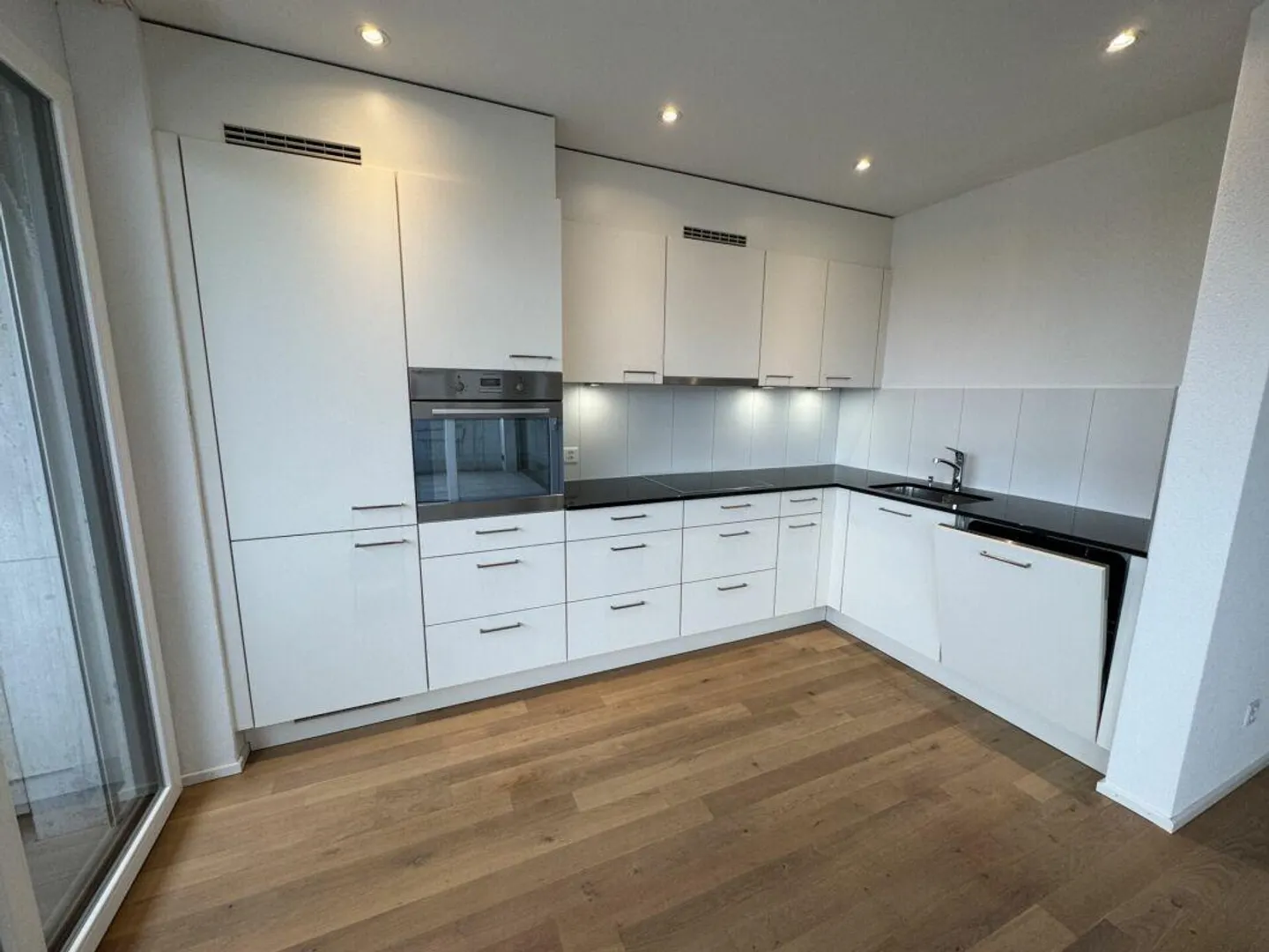 Appartement lumineux et bien situé de 3,5 pièces - Photo 2 sur 13