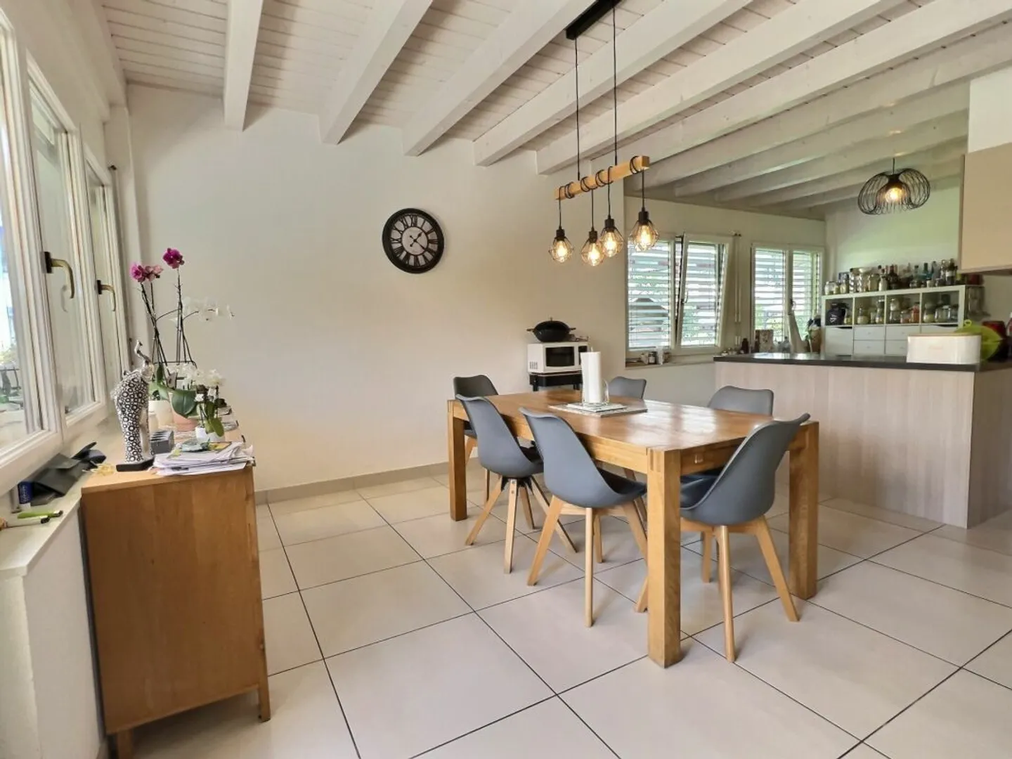 Casa bifamiliare spaziosa con 5.5 stanze - Foto 5 di 13