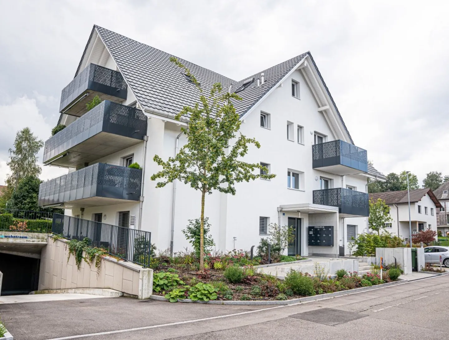 Moderne 2.5-Zimmerwohnung in Rickenbach - Foto 1 von 7