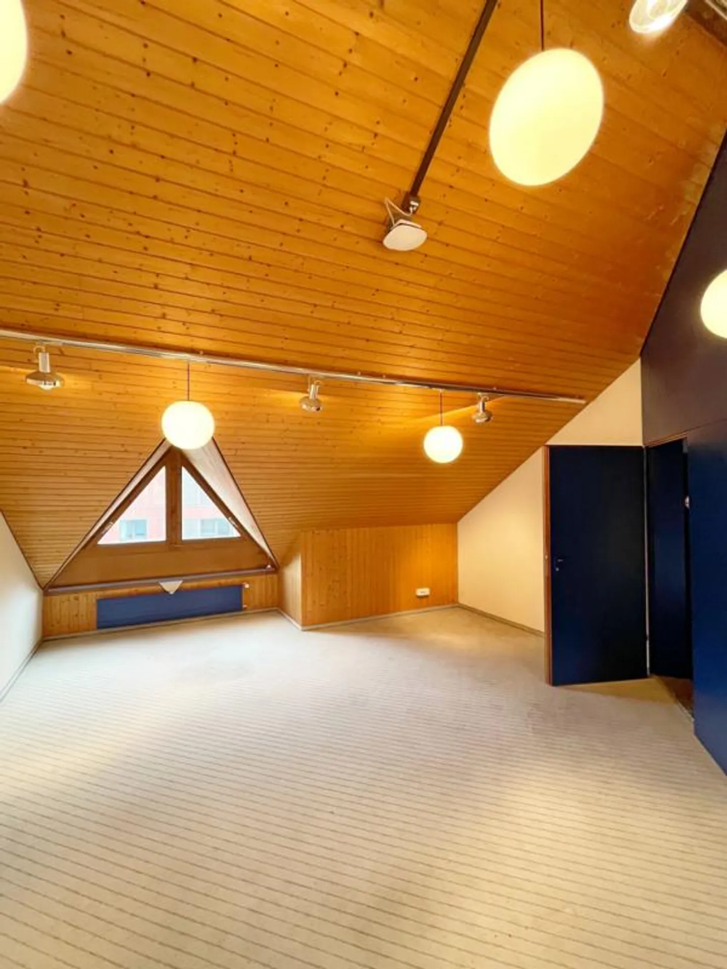 Ufficio o studio creativo in posizione centrale! - Foto 2 di 6