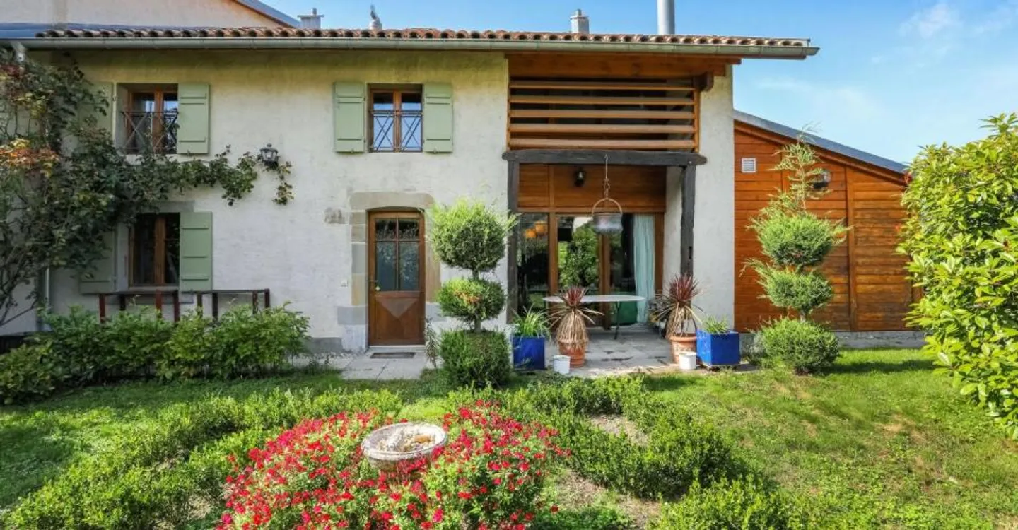 Incantevole villa di campagna con giardino ai margini dei vigneti di Jussy - Foto 1 di 12
