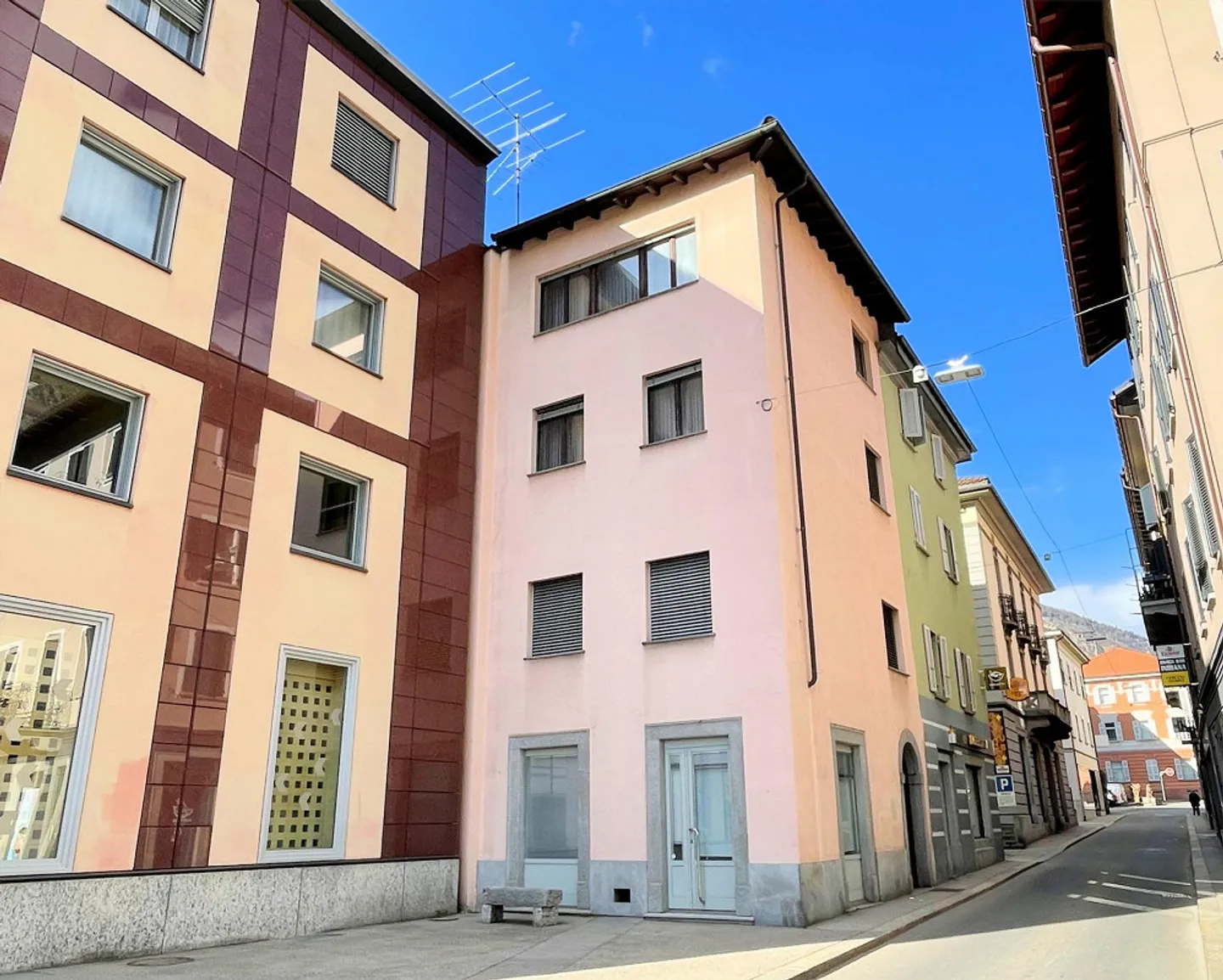 Duplex apartment + income apartment + shop - Photo 1 of 11