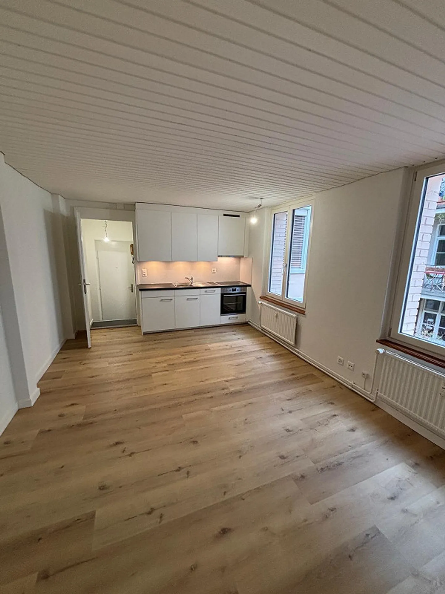 Completely renovated 1-room apartment for rent in Basel - Photo 1 of 7