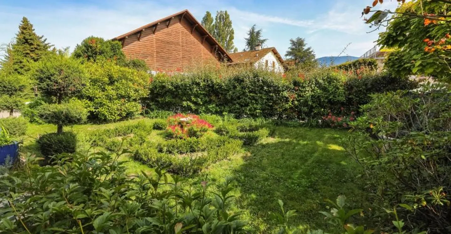 Incantevole villa di campagna con giardino ai margini dei vigneti di Jussy - Foto 10 di 12