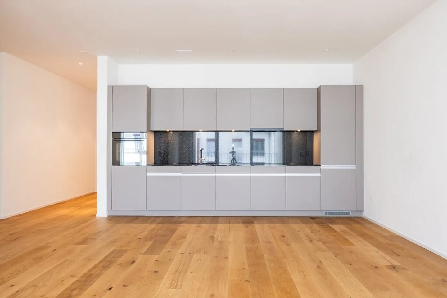 Here ends your apartment search! - Photo 4 of 6
