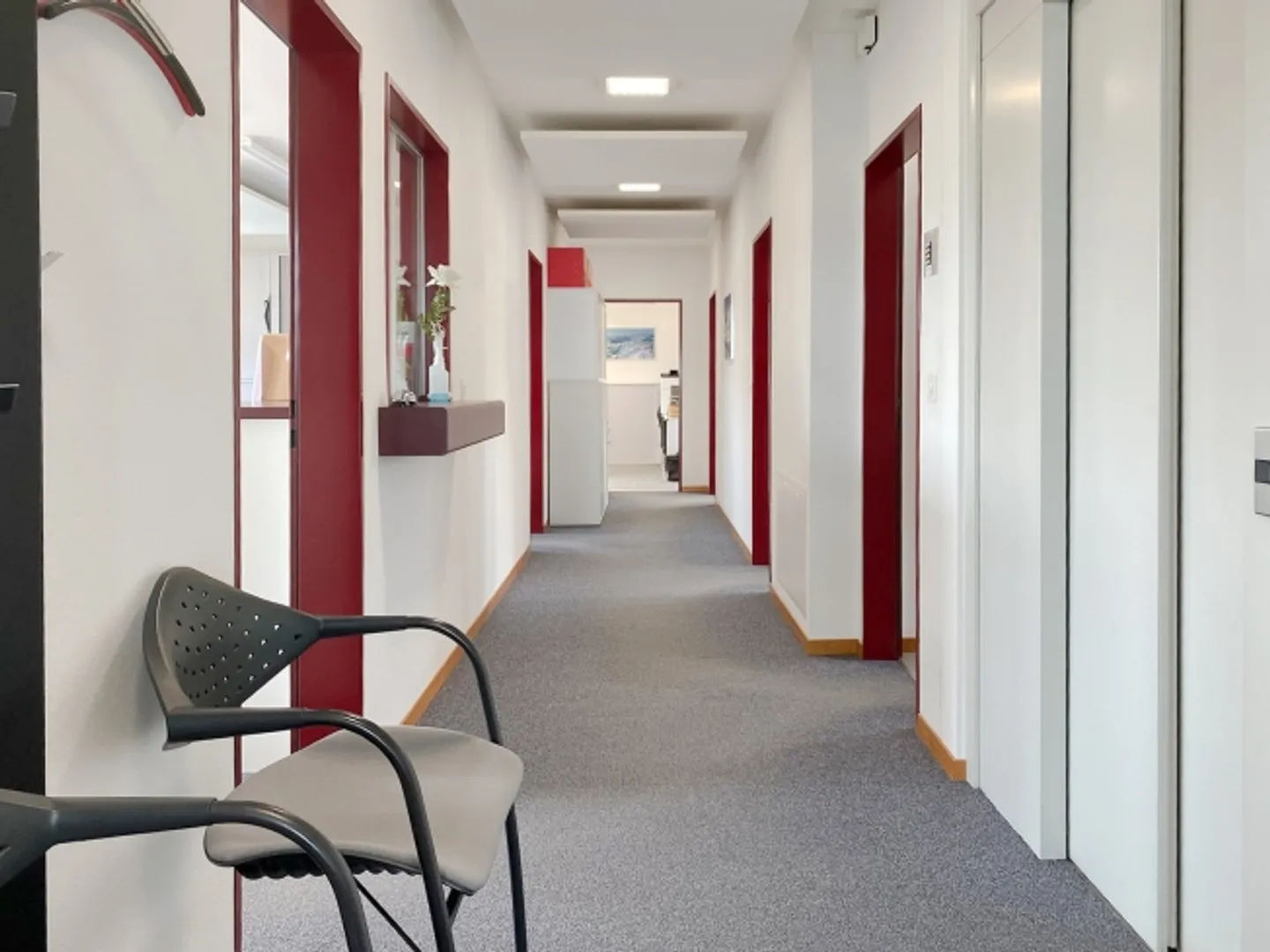 Attractive office space in a central location in Winterthur - Photo 1 of 8