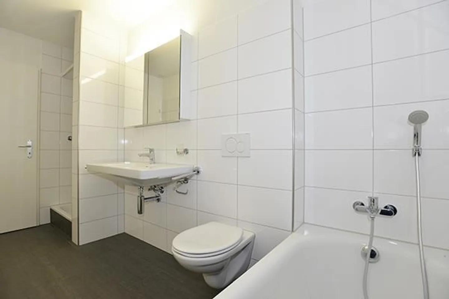 Appartamento moderno con area salotto - Foto 7 di 10