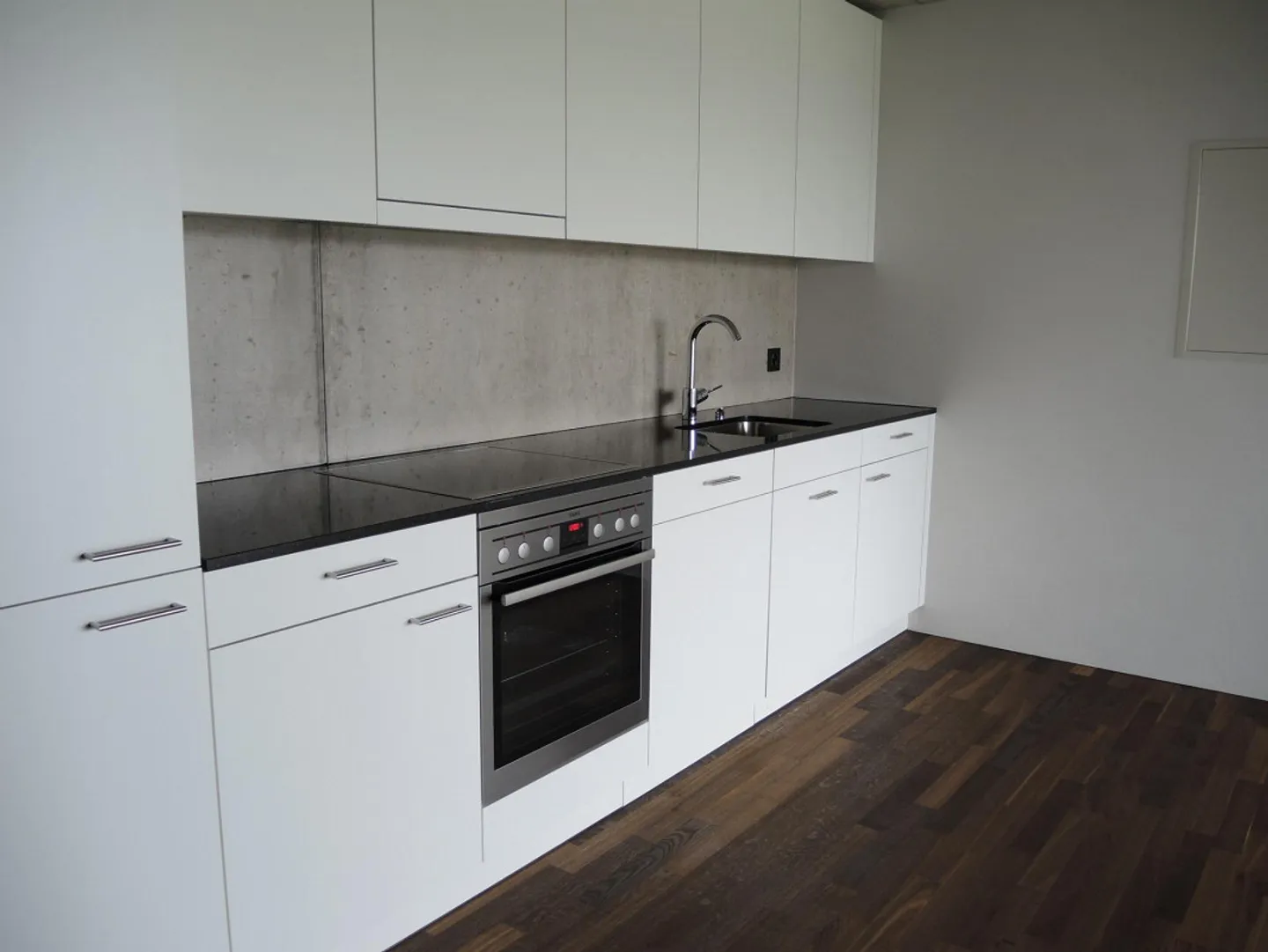 Modern 3.5 room apartment near the center with balcony for rent - Photo 2 of 6