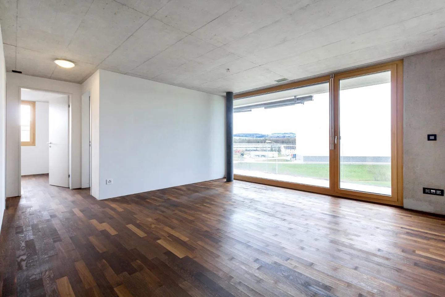 Modern 3.5 room apartment near the center with balcony for rent - Photo 5 of 6
