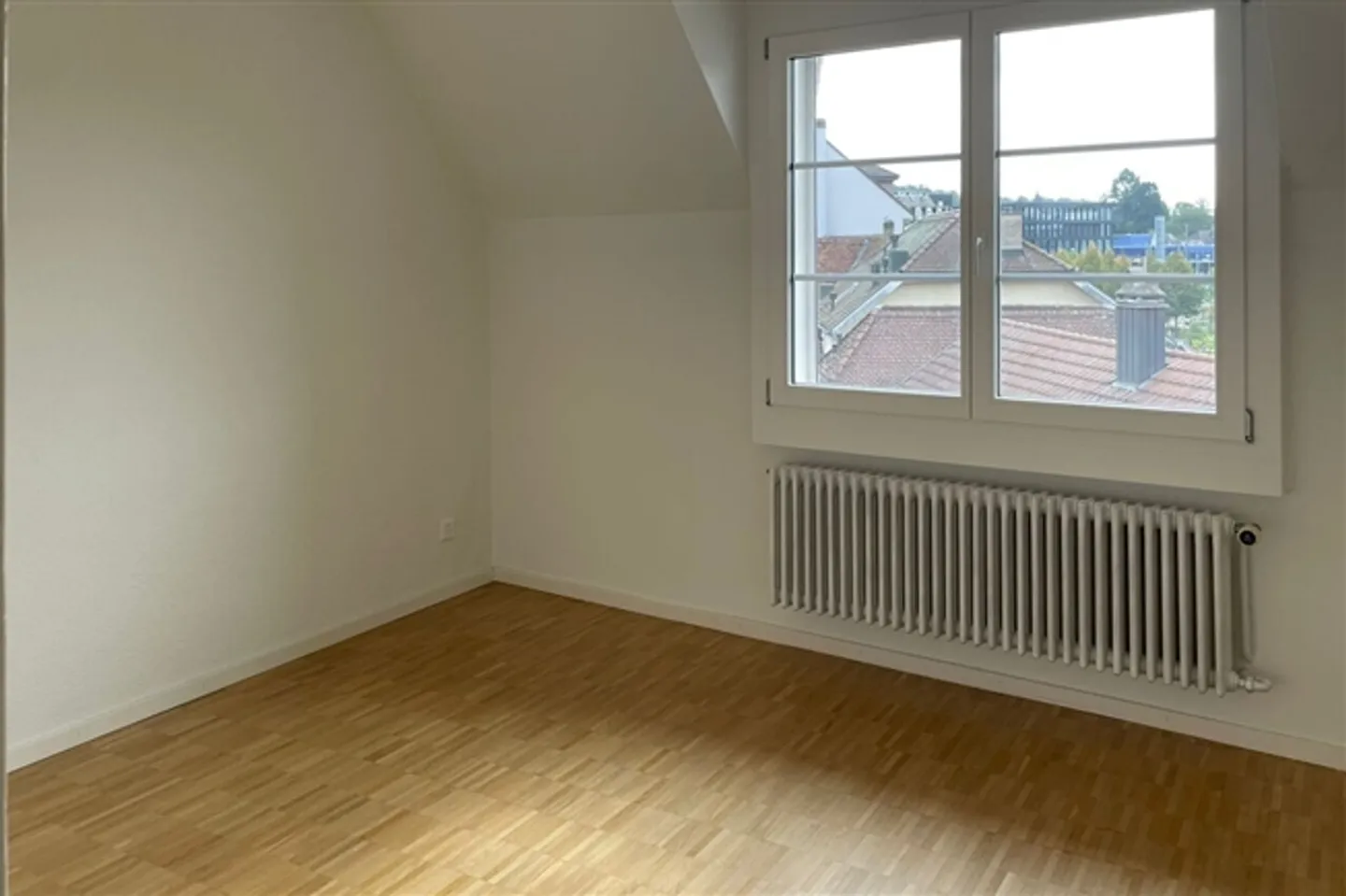 Appartement moderne de 2,5 pièces avec balcon au cœur de Soleure - Photo 3 sur 9