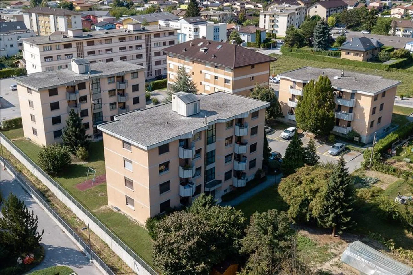 Tranquilla, vicino ai negozi - senza cauzione Location! - Foto 3 di 5