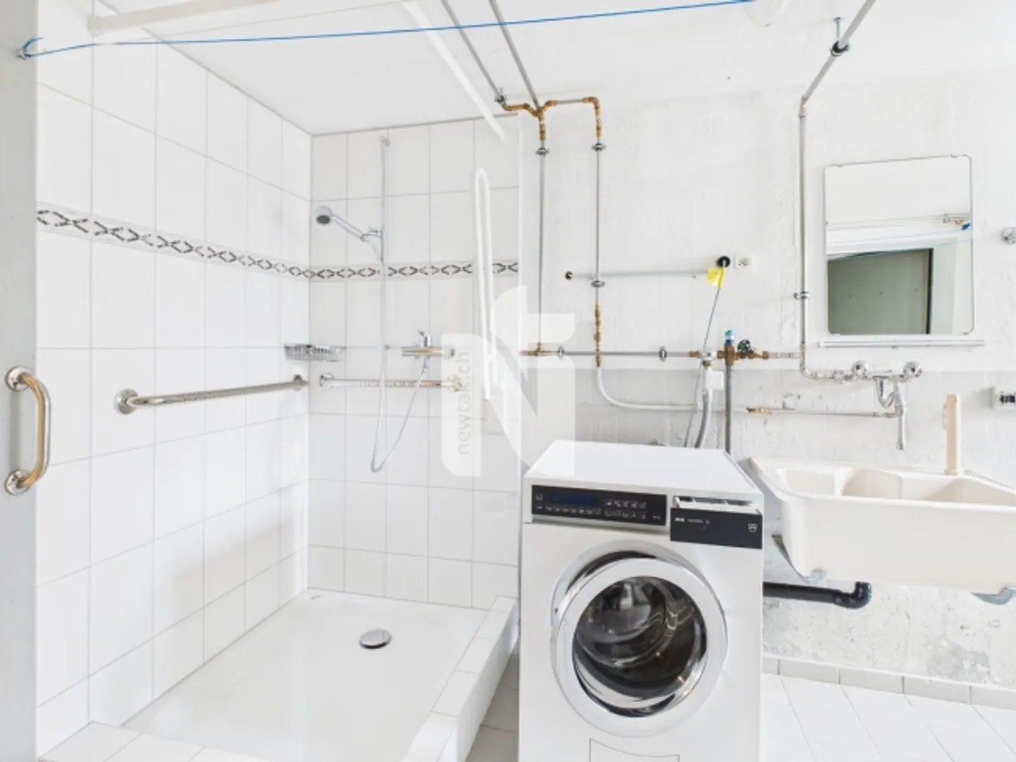 Charming, renovated terraced house with garden, garage and view - Photo 10 of 12