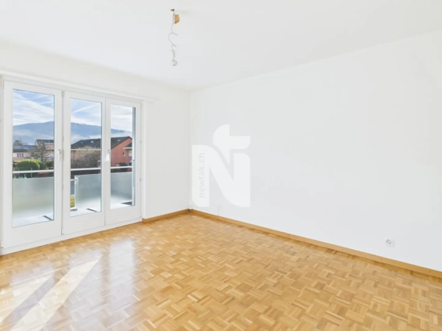 Charming, renovated terraced house with garden, garage and view - Photo 6 of 12