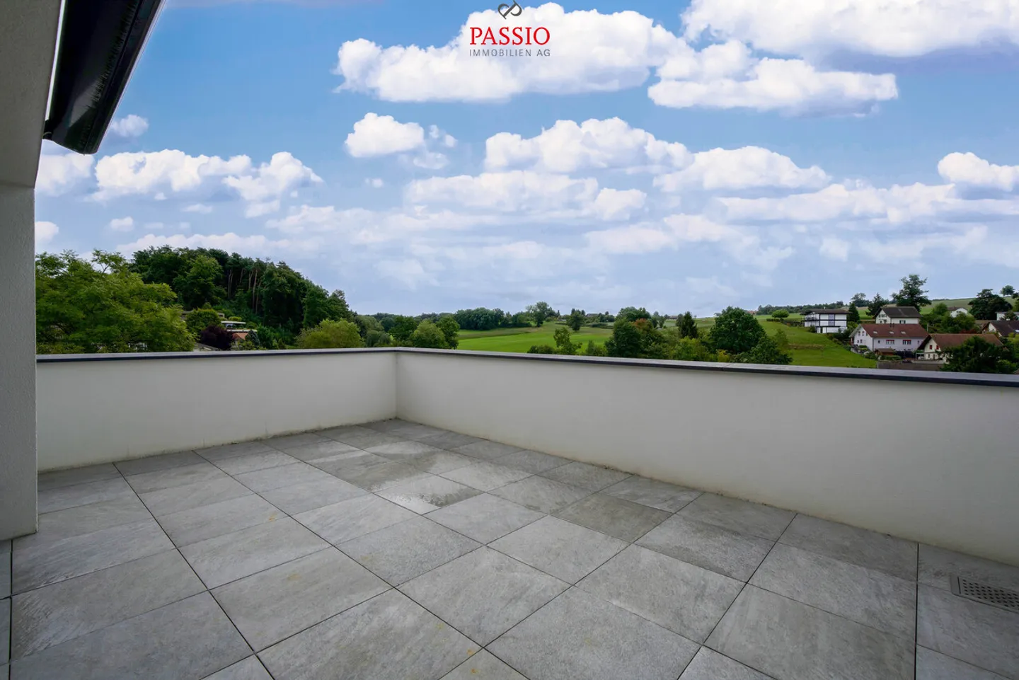 Ampio appartamento con terrazza di 5,5 locali con vista magnifica - Foto 1 di 26