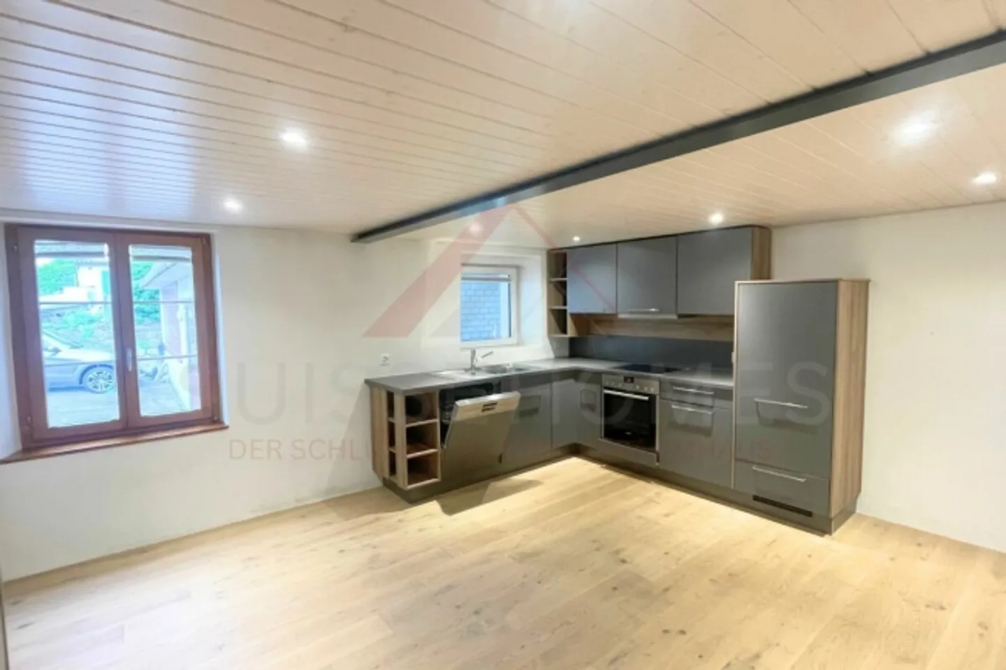 Ampia casa per due generazioni a Grenchen - 14,5 stanze, grande terreno e potenziale versatile - Foto 8 di 20