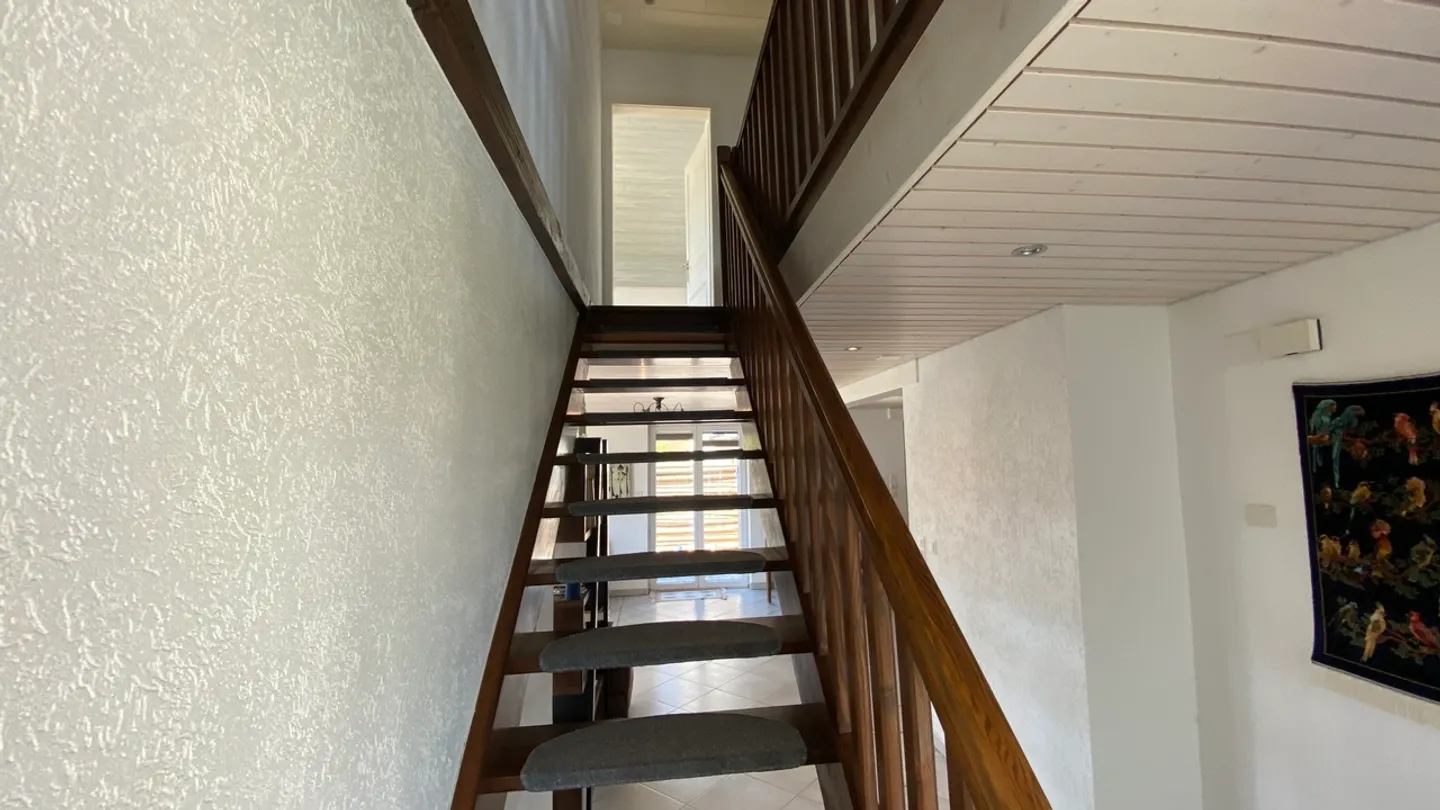 Maison Familiale Moderne avec Panneaux Solaires - Photo 9 sur 29