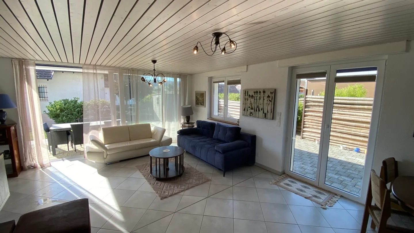 Maison Familiale Moderne avec Panneaux Solaires - Photo 5 sur 29