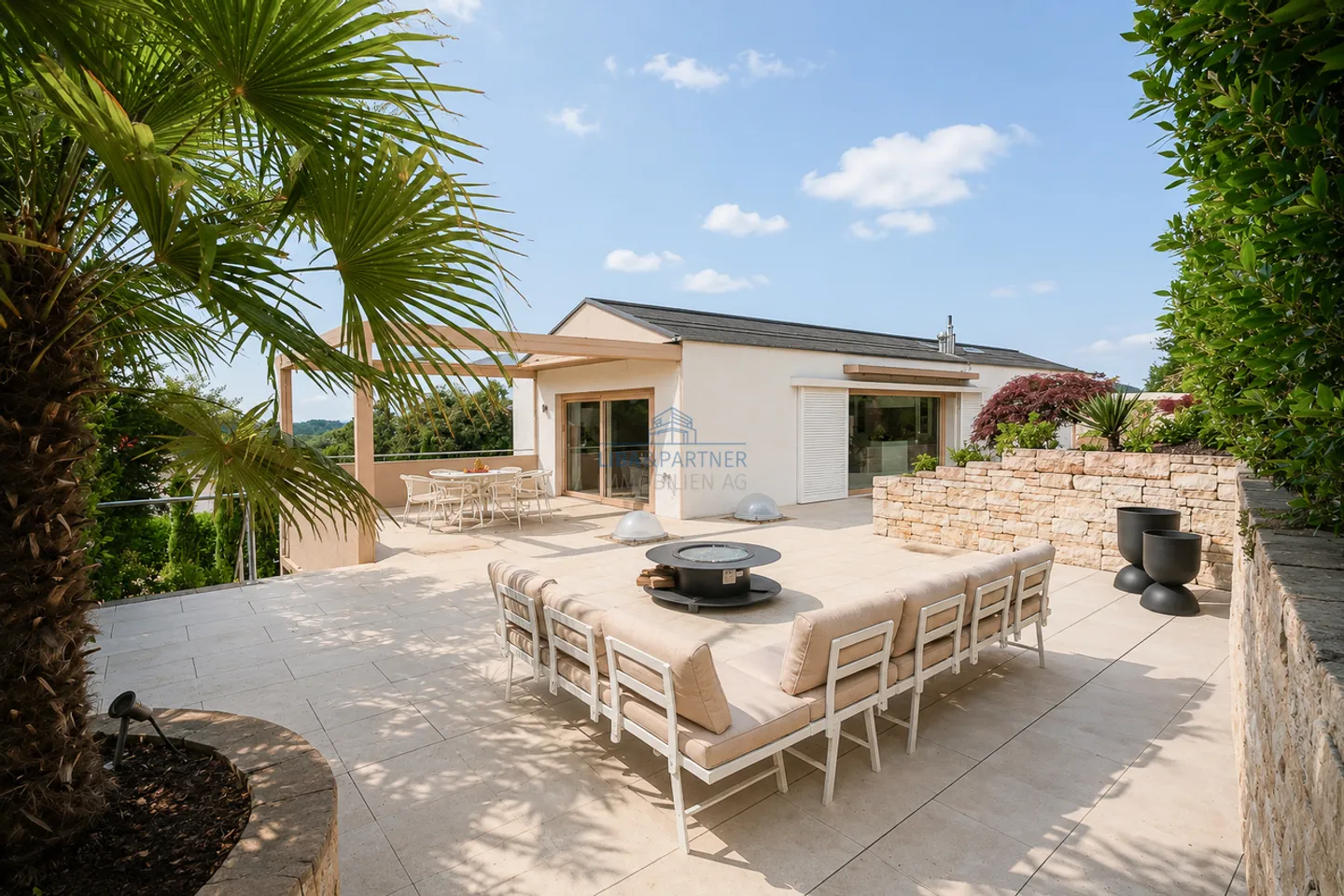 Villa elegante in posizione esclusiva a Muttenz - Foto 1 di 14