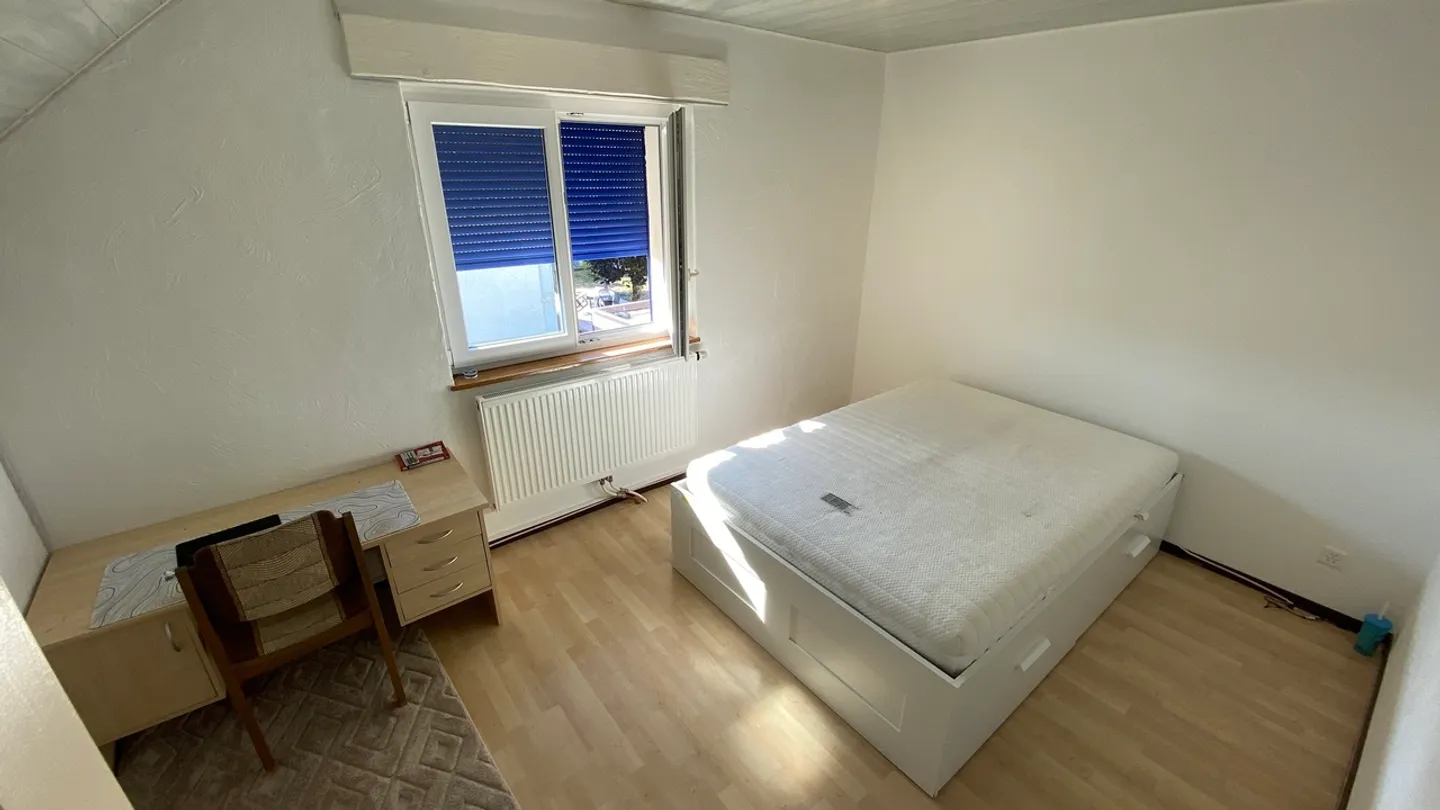 Maison Familiale Moderne avec Panneaux Solaires - Photo 14 sur 29