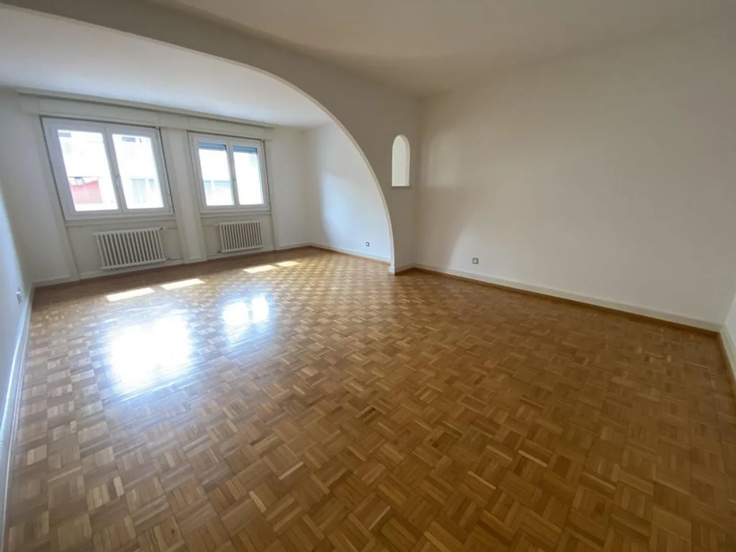 Geräumige Wohnung im Stadtzentrum im obersten Stockwerk! - Foto 4 von 9