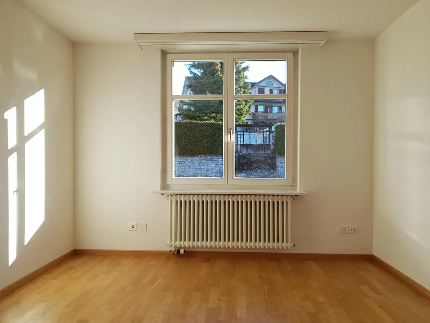 Luminoso appartamento di 3,5 locali con vista mozzafiato sulla Linthebene - Foto 6 di 9
