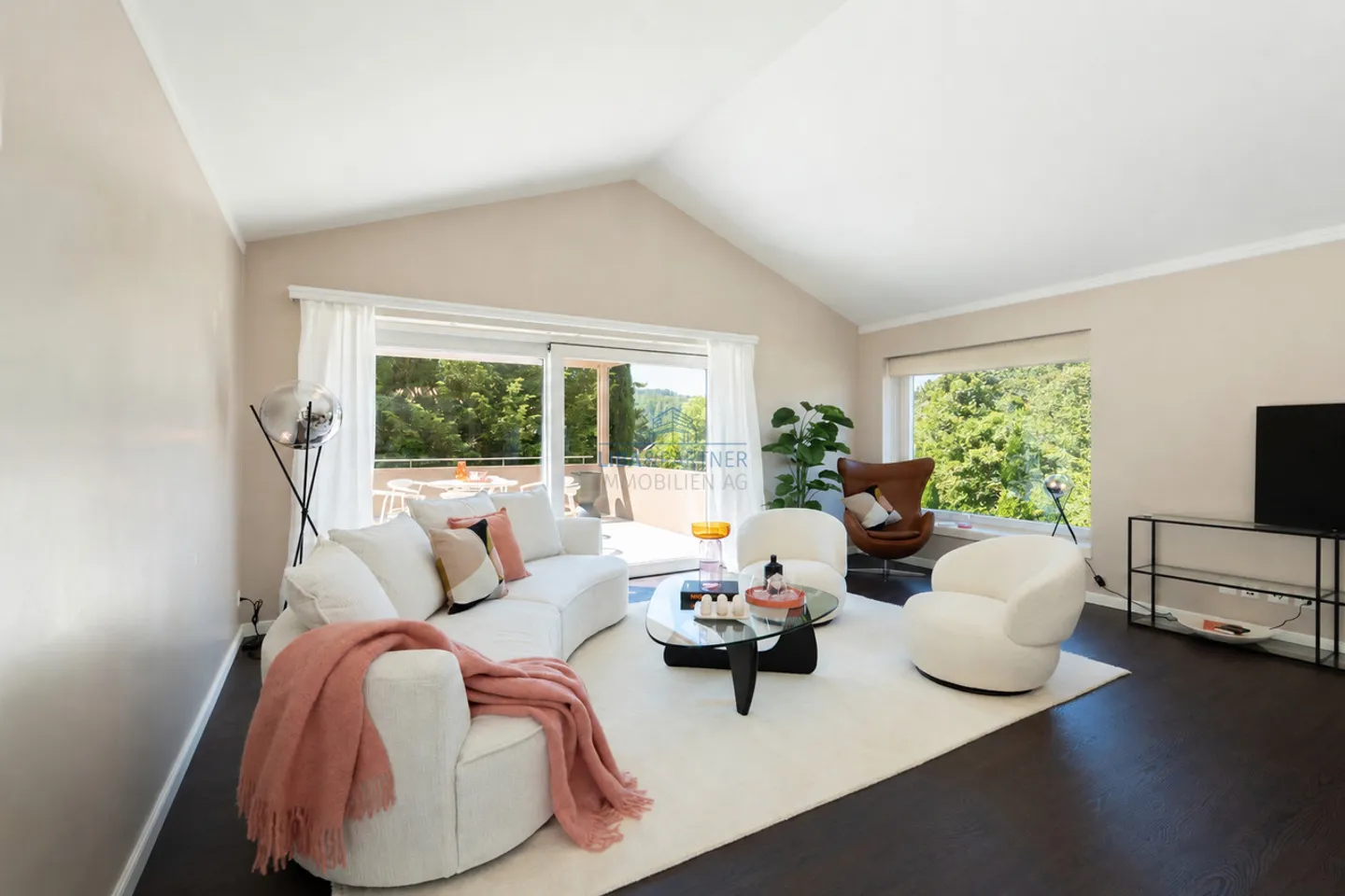 Villa elegante in posizione esclusiva a Muttenz - Foto 2 di 14