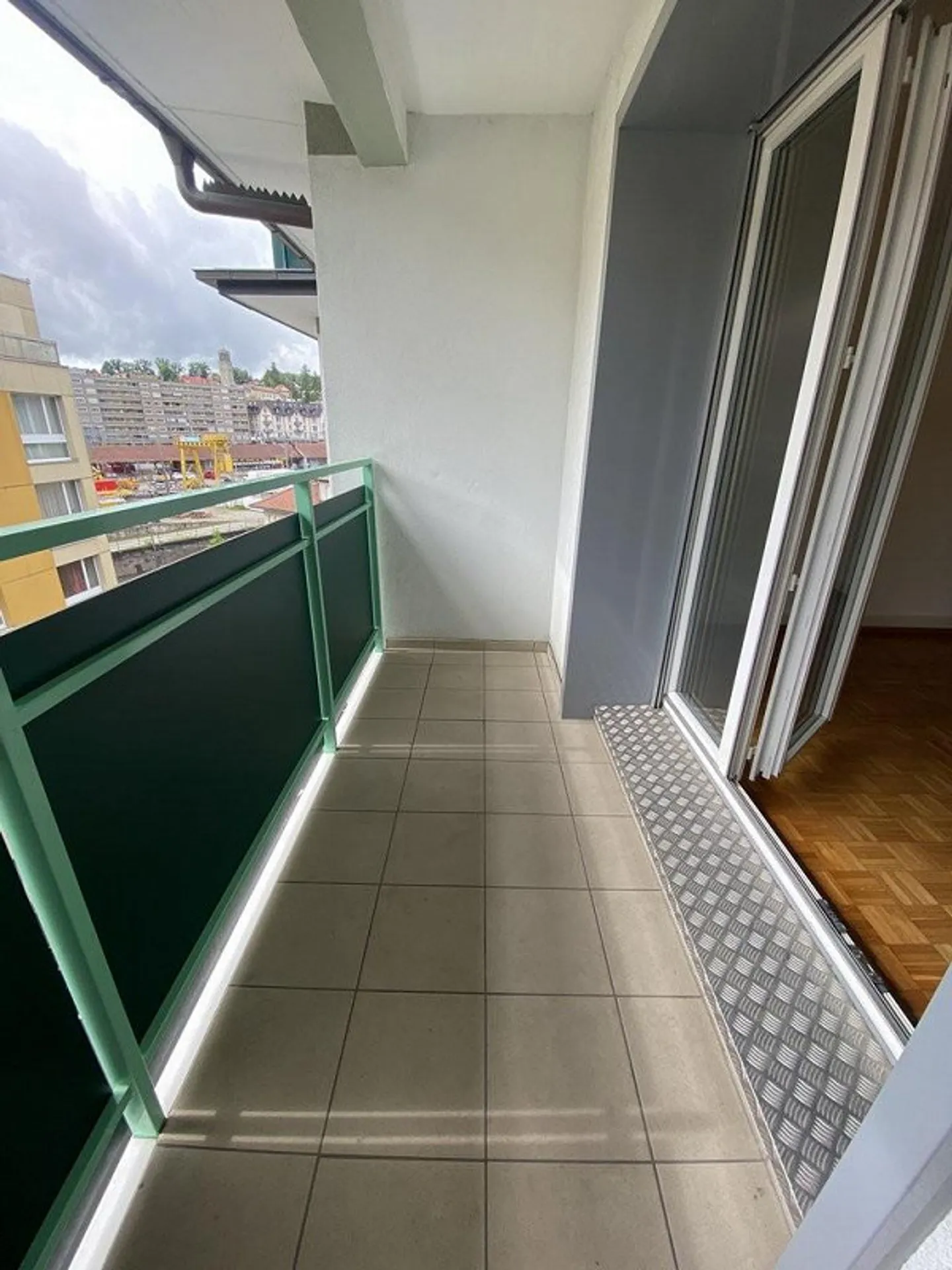 Geräumige Wohnung im Stadtzentrum im obersten Stockwerk! - Foto 7 von 9